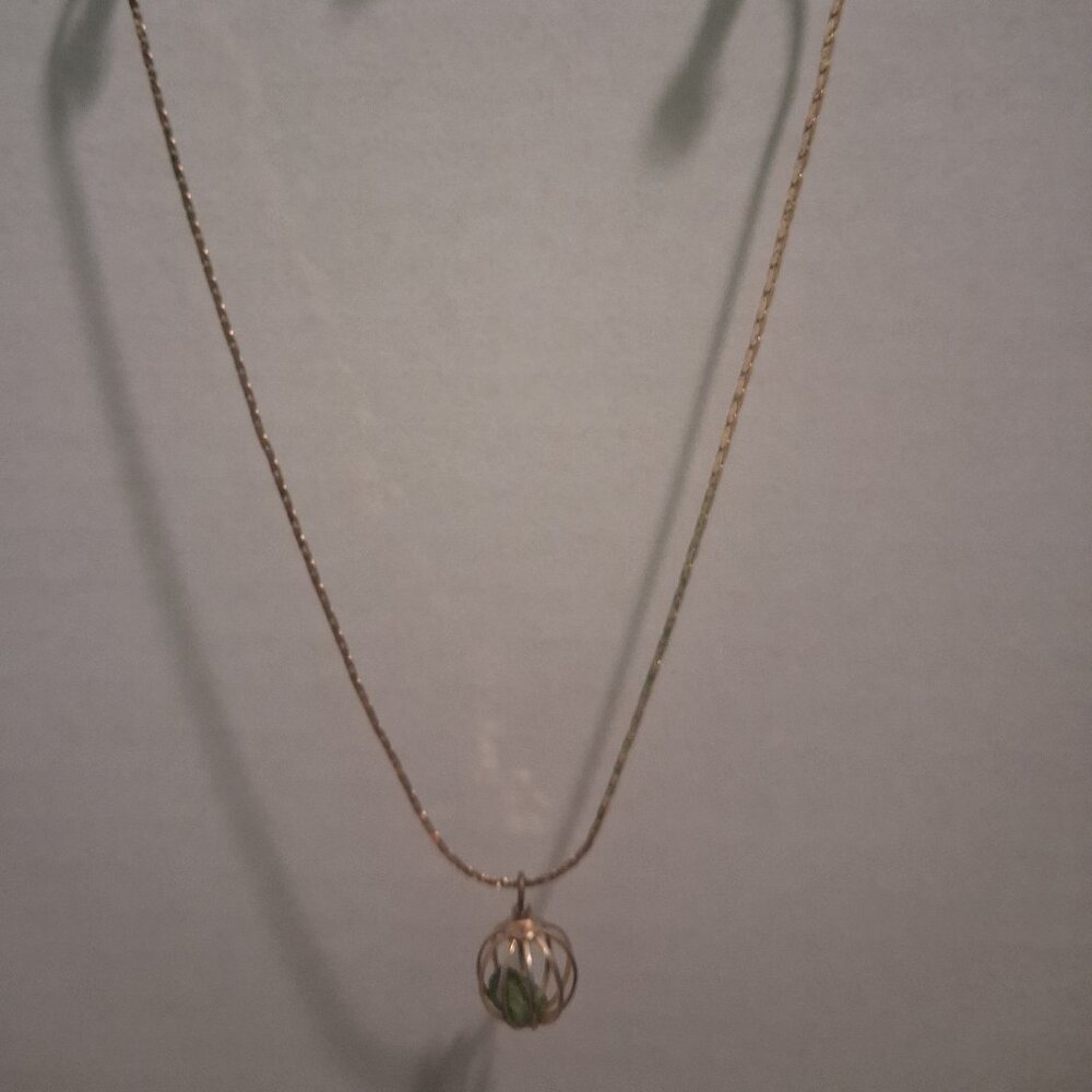 Vintage Gold Tone Green Stone Cage Pendant Necklace 8" Chain
